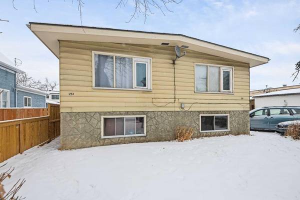 254 & 256 23 AVE NE, Calgary, AB T2E 1V7