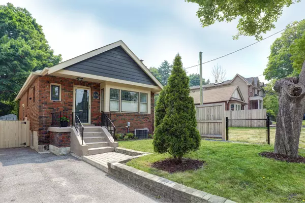 19 Southvale DR, Toronto C11, ON M4G 1G1