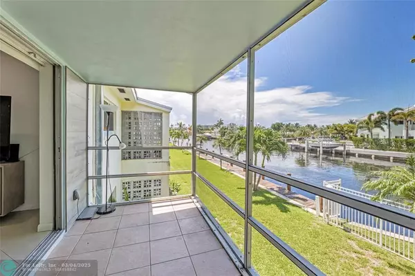 Pompano Beach, FL 33060,1100 Pine Dr  #201