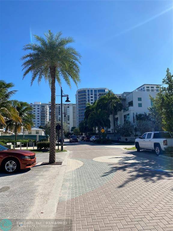 Pompano Beach, FL 33062,3205 SE 7th St  #104