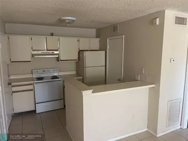 Pompano Beach, FL 33069,4441 W Mcnab Rd  #13