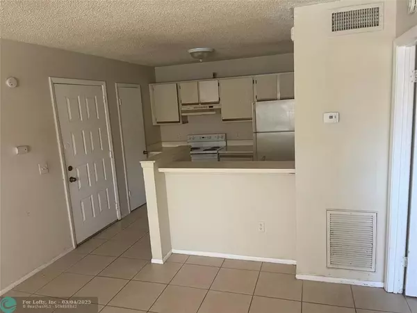 Pompano Beach, FL 33069,4441 W Mcnab Rd  #13