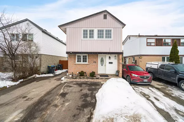 12 Huckleberry SQ, Brampton, ON L6S 1Y2