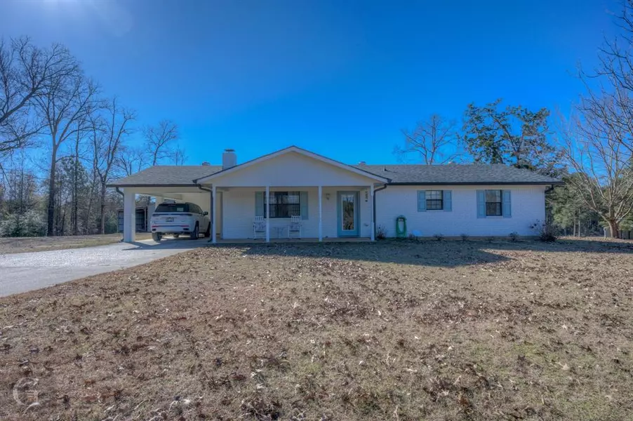 832 Pine Hill Street, Coushatta, LA 71019