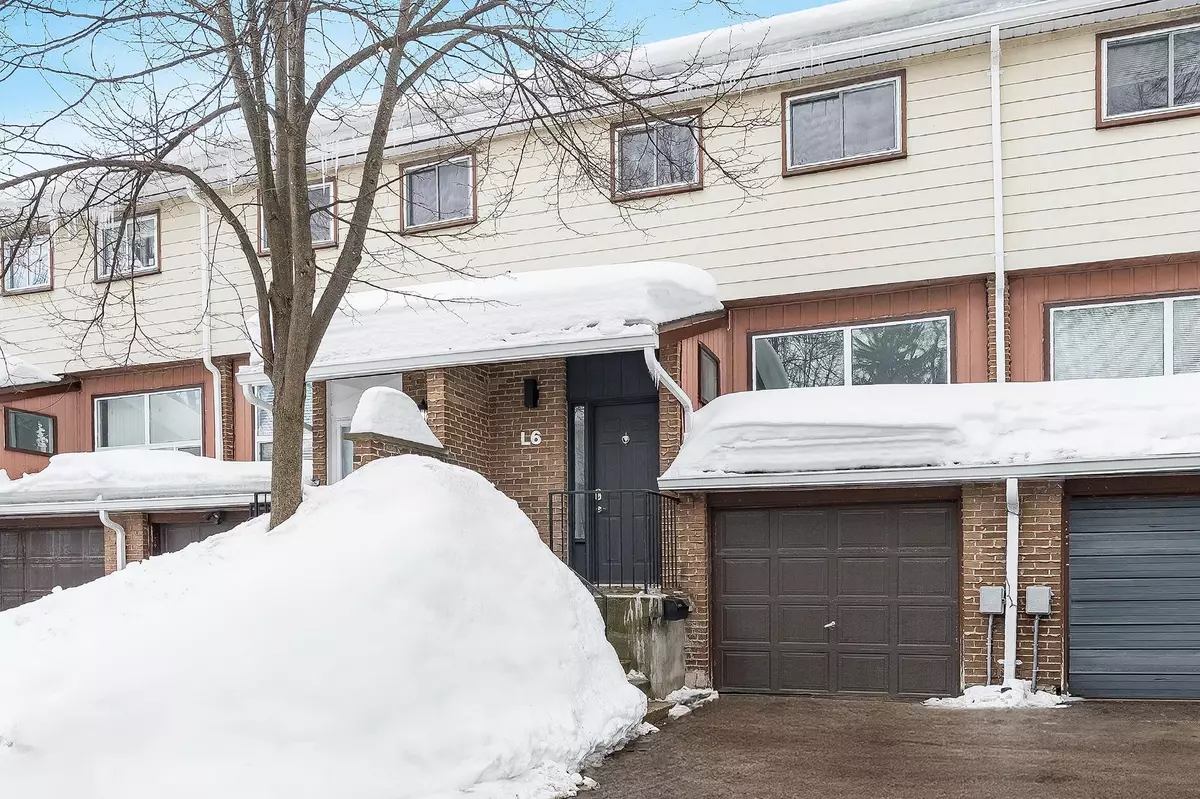 Barrie, ON L4M 5C4,63 Ferris LN #L6