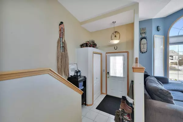 Red Deer, AB T4R 2Z1,165 Duval CRES