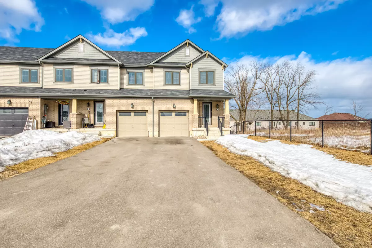 Hamilton, ON L8J 0H7,17 Allcroft CT #Upper