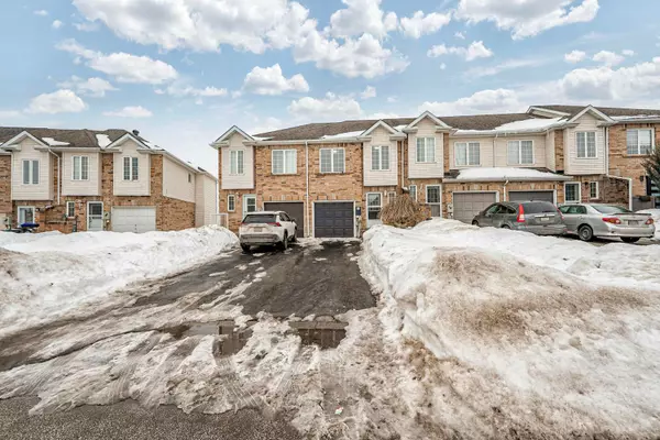 Bradford West Gwillimbury, ON L3Z 3B1,7 Natale CT