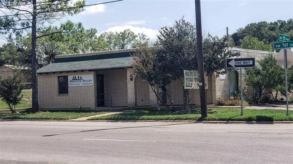 711 SW 1st Street, Mineral Wells, TX 76067