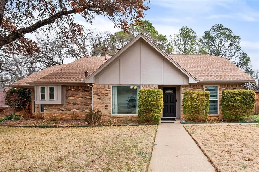 2905 Woodside Drive, Arlington, TX 76016