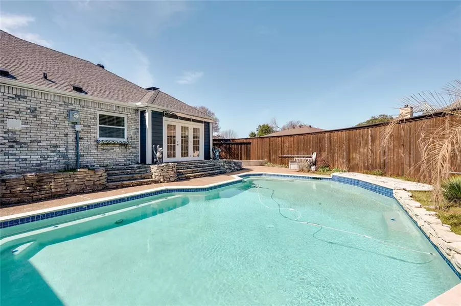 437 Country Side Lane, Richardson, TX 75081