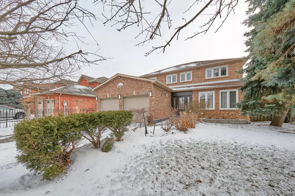 Oakville, ON L6H 3Y5,2044 Grenville DR