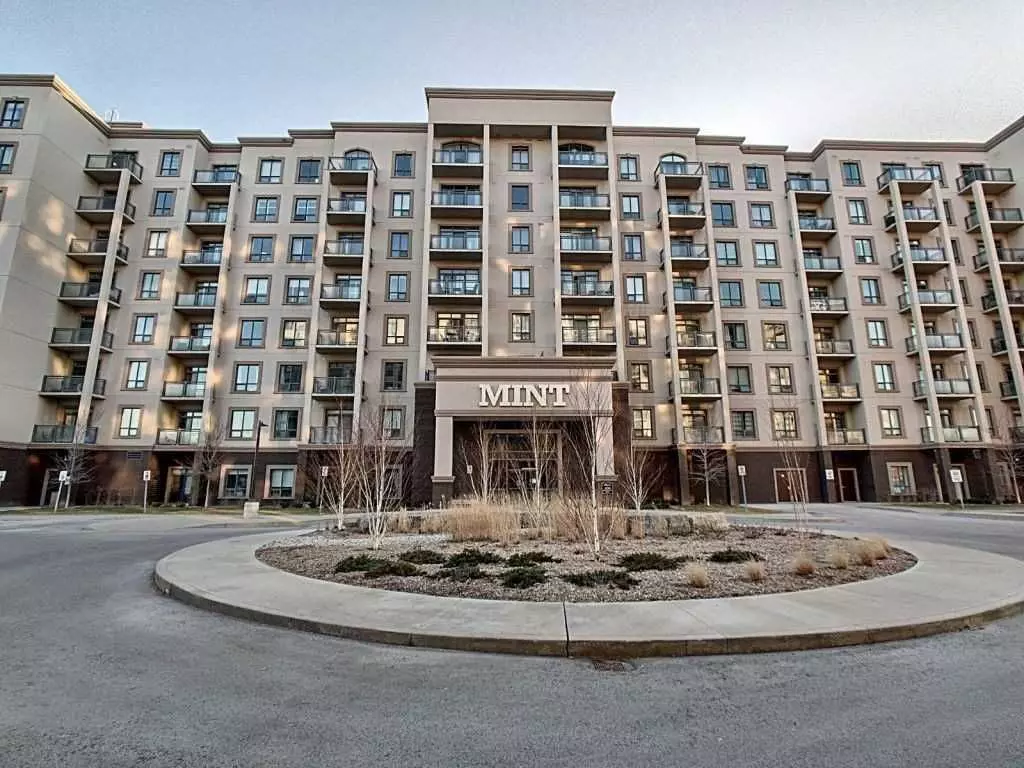 Oakville, ON L6M 4Y2,2490 Old Bronte RD #411