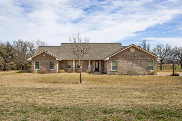 225 Private Road 897, Stephenville, TX 76401