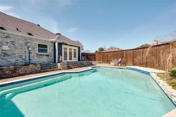 437 Country Side Lane, Richardson, TX 75081