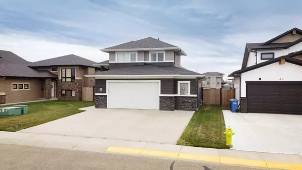 33 Arrowwood Close, Blackfalds, AB T4M 0H9