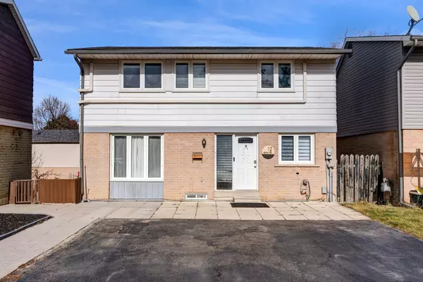 12 Habitat SQ, Brampton, ON L6S 1X7