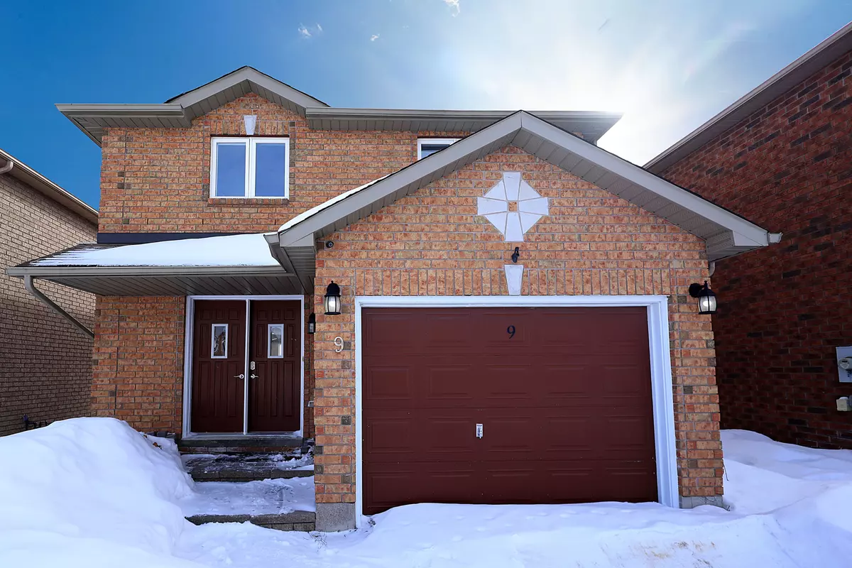 Barrie, ON L4M 0B9,9 Harrogate CT