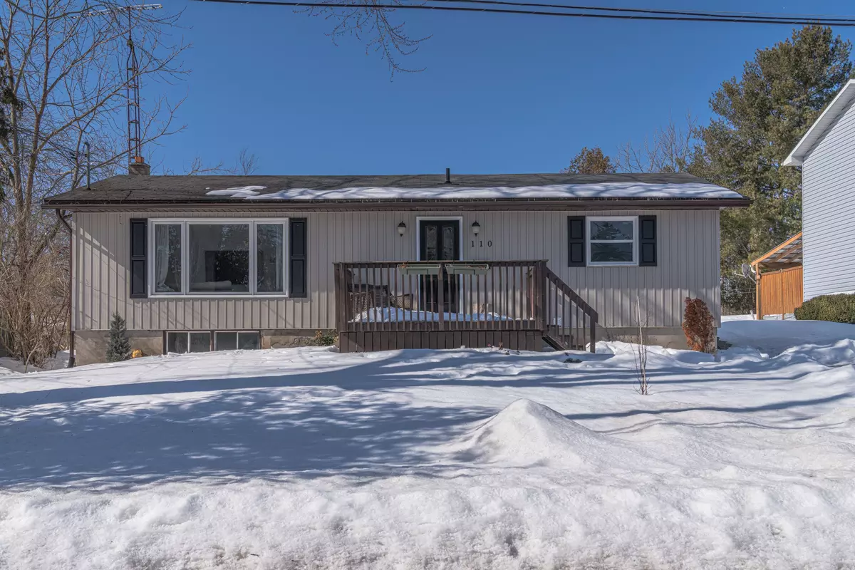 Gananoque, ON K7G 2T4,110 Birch ST N