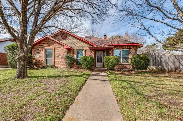 4124 Autumn Ridge Court,  Arlington,  TX 76016