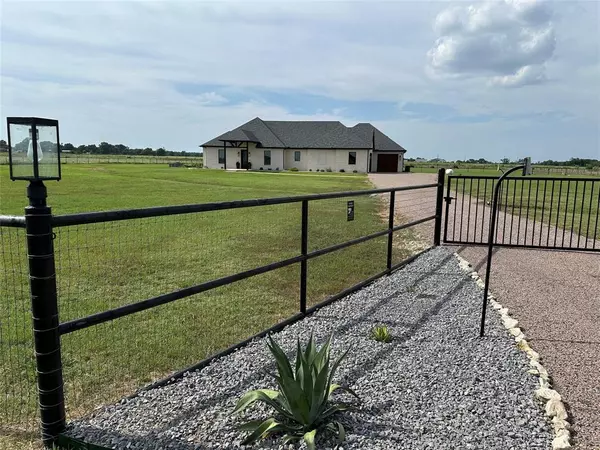 919 Gunter Road, Whitesboro, TX 76273