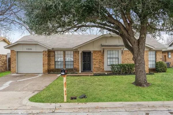 5305 Virburnum Court, Arlington, TX 76018