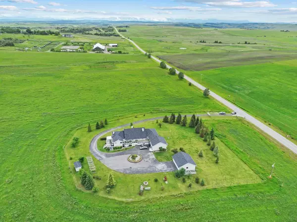 42053 Township Road 252, Rural Rocky View County, AB T2Z2M2