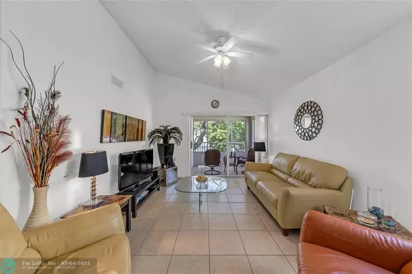 Oakland Park, FL 33309,2811 N Oakland Forest Dr  #202