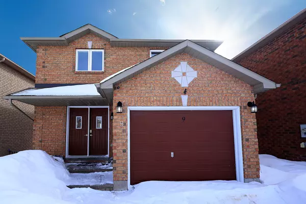 9 Harrogate CT, Barrie, ON L4M 0B9