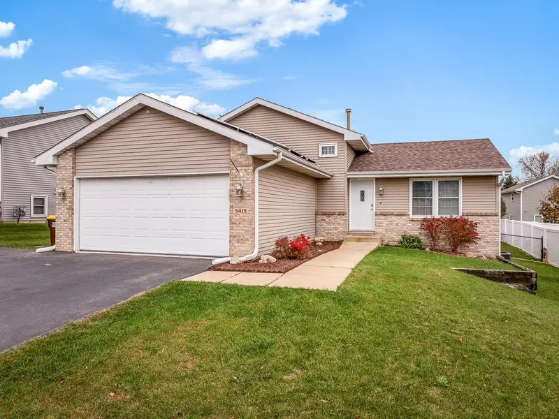 5415 Talladega Dr, Loves Park, IL 61115