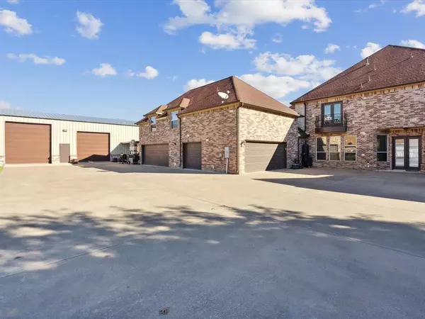 Oak Leaf, TX 75154,2056 Willow Bend Drive