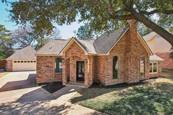 2412 Blair Court, Grapevine, TX 76051