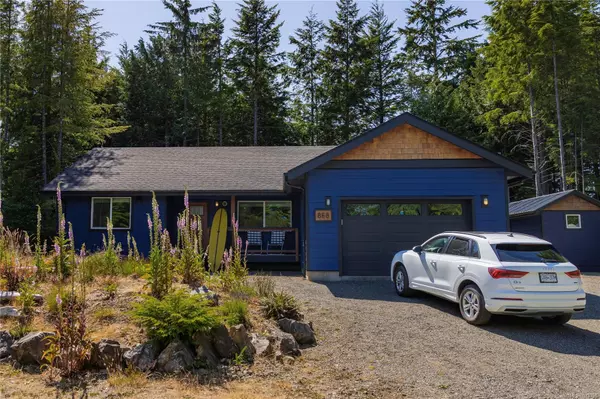 868 Elina Rd, Ucluelet, BC V0R 3A0