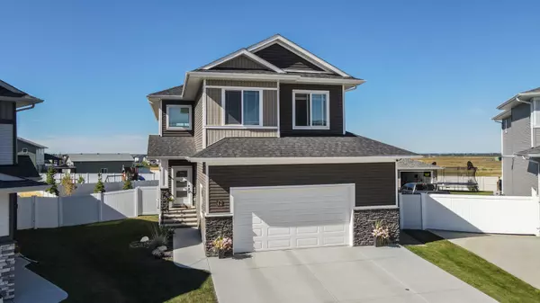 42 Traynor Close, Red Deer, AB T4P 0W7