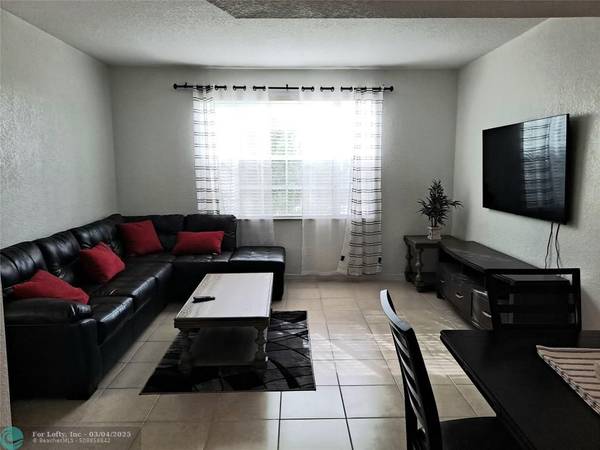 Sunrise, FL 33325,705 SW 148th Ave  #207