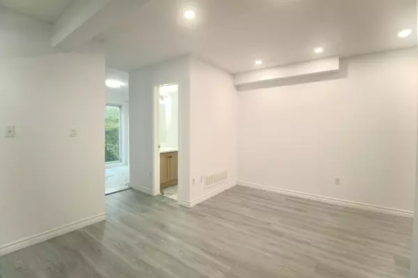 Mississauga, ON L4Z 4C9,80 Acorn PL #30