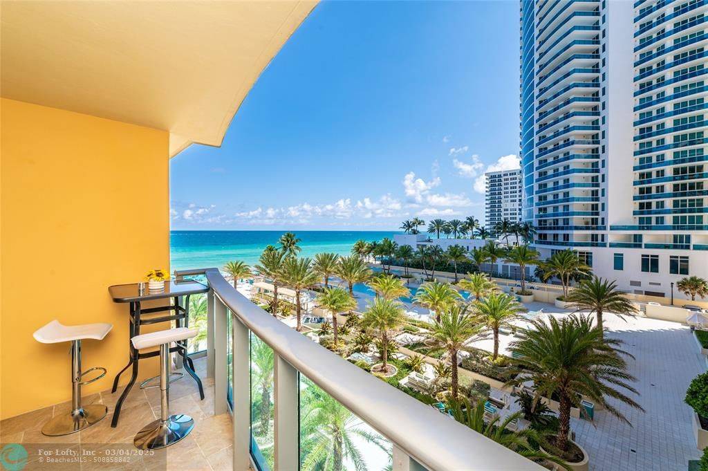 Hollywood, FL 33019,2501 S Ocean Dr  #517