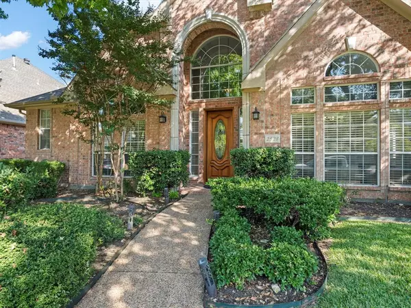 2528 Meadow Hills Lane,  Plano,  TX 75093