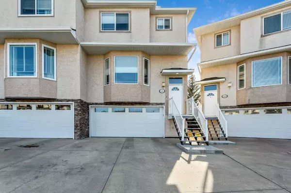 121 Country Hills GDNS Northwest, Calgary, AB T3K 5G1