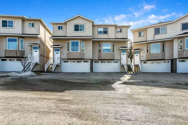 Calgary, AB T3K 5G1,121 Country Hills GDNS Northwest