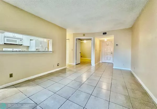 Coral Springs, FL 33076,9833 Westview Dr  #818