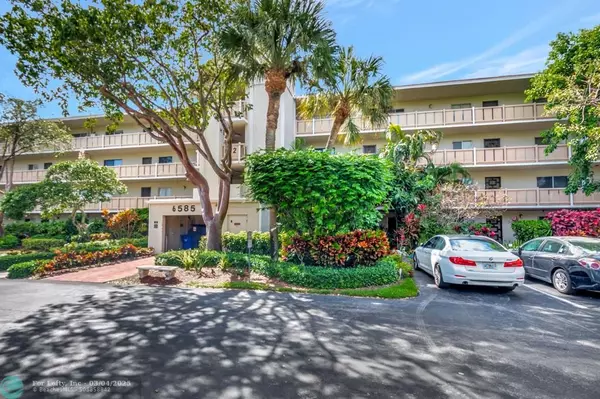 6585 Kensington Lane  #208, Delray Beach, FL 33446