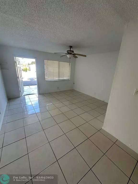 Fort Lauderdale, FL 33305,912 NE 17th Ct  #2