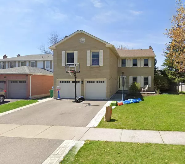 10 Newcastle CRES, Brampton, ON L6S 3Y8