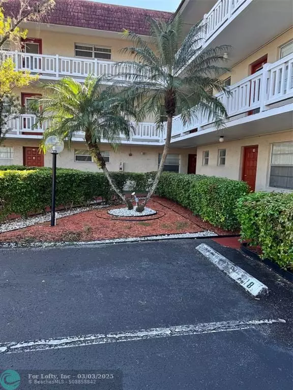 Lauderhill, FL 33319,3774 Inverrary Blvd  #106P