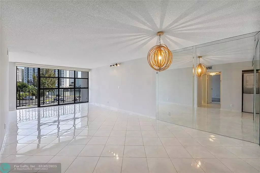 Hallandale Beach, FL 33009,600 Parkview Dr  #308