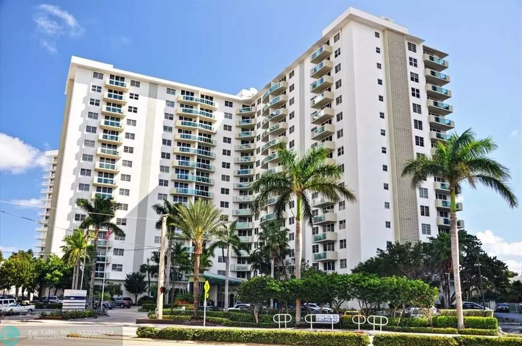 Hollywood, FL 33019,3001 S Ocean Dr  #817