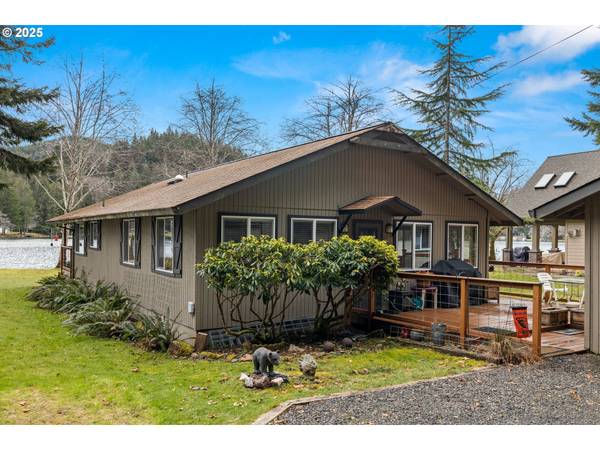 71678 NORTHSHORE DR, Clatskanie, OR 97016