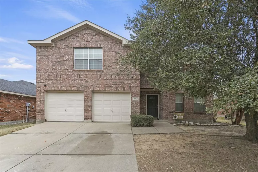 2052 Club Oak Drive, Heartland, TX 75126