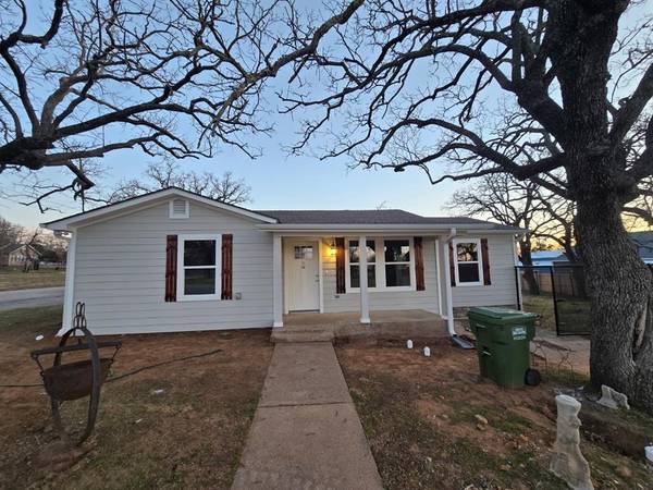 316 NE 23rd Street, Mineral Wells, TX 76067